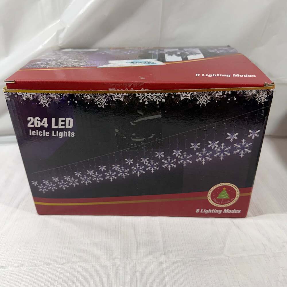 3D LED Snowflake String Lights, Cool White Decorative Christmas Lighting - Picture 3 of 5